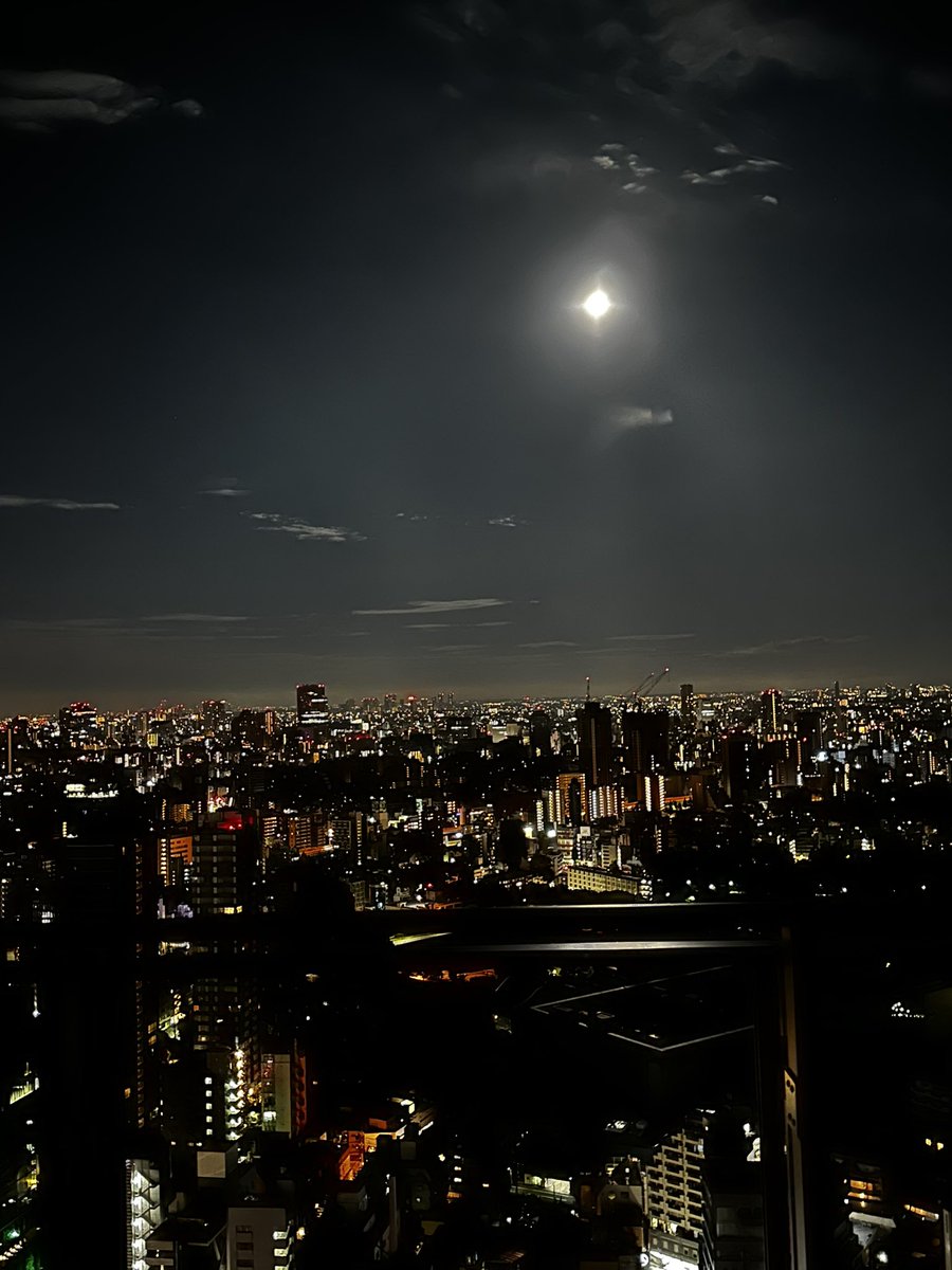 Interpreteryayo's tweet photo. 夜中の2時に宇宙に起こされ撮影した🌕の画像プレゼント🎁あなたはもう満月パワーを解放し、お金と幸せが♾️に入ってくるエネルギーを詰め込んであります😇MAX受け取りたい方は無限の豊かさと幸を受け取りますとコメント付きでリツイート下さい😍 https://t.co/7a3UwFqOsi