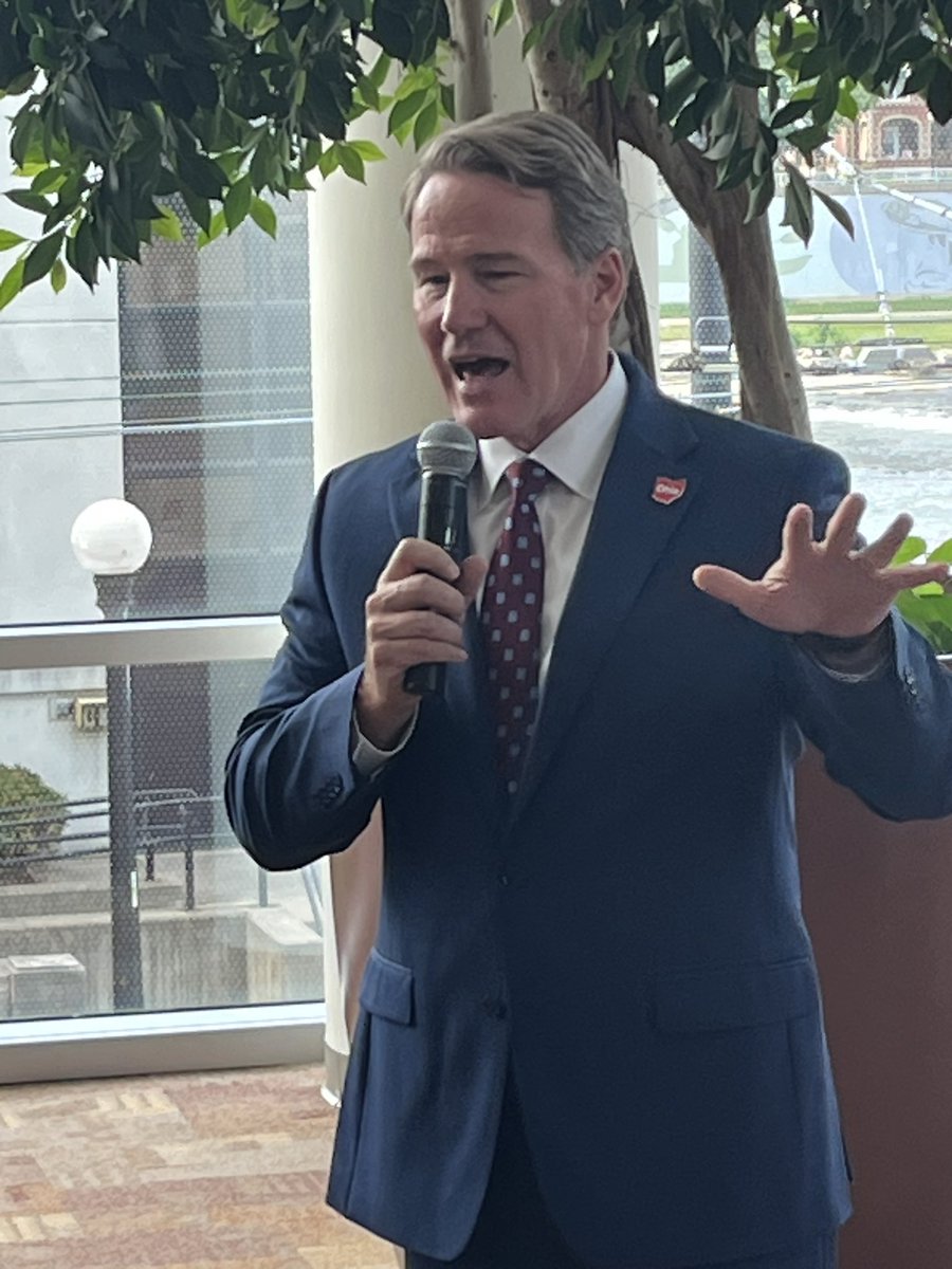 PDSConsults's tweet photo. WDI/LCID Conf. In Dayton, OH after hrs reception with the Lt. Gov., Jon Husted. #defense #deltekpartner #erp #mfg #costpoint https://t.co/J60zJDHUzH