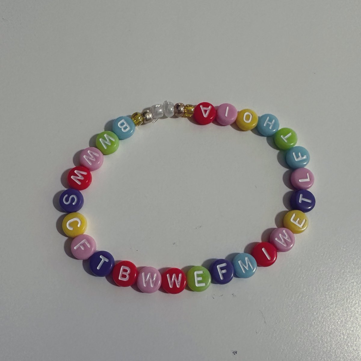 noahlevy13's tweet photo. just made a very augusty bracelet 😌 https://t.co/JIw3WTllh5