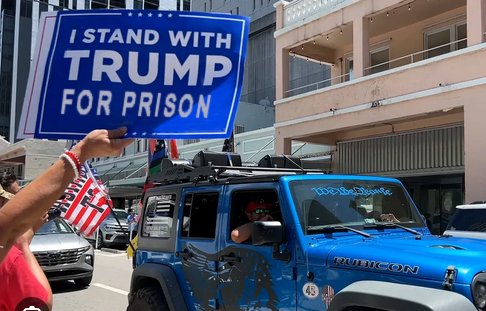 I STAND WITH TRUMP FOR PRISON.