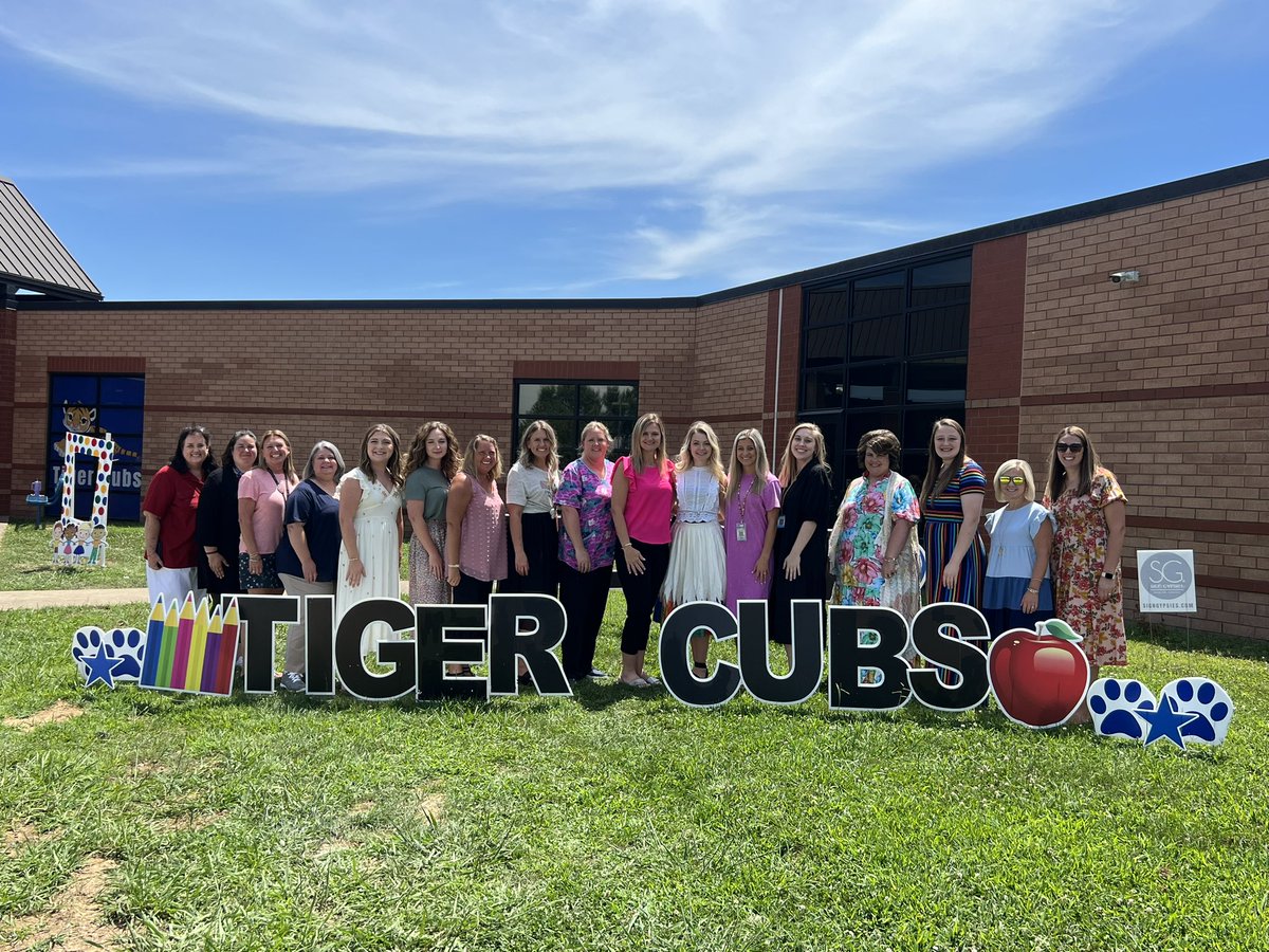 OGEStigercubs's tweet photo. We are ready for a great year! #OGESfamily https://t.co/ctOjtjHyt2