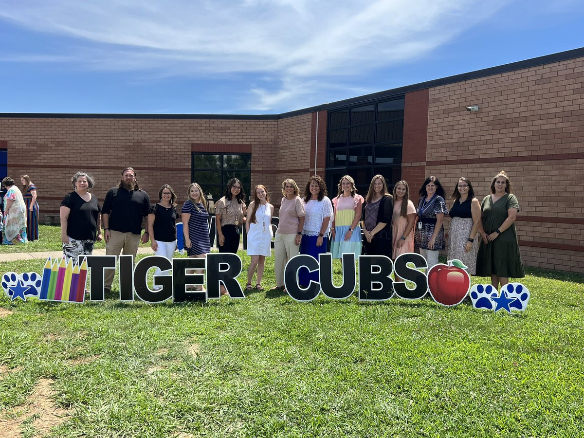 OGEStigercubs's tweet photo. We are ready for a great year! #OGESfamily https://t.co/ctOjtjHyt2