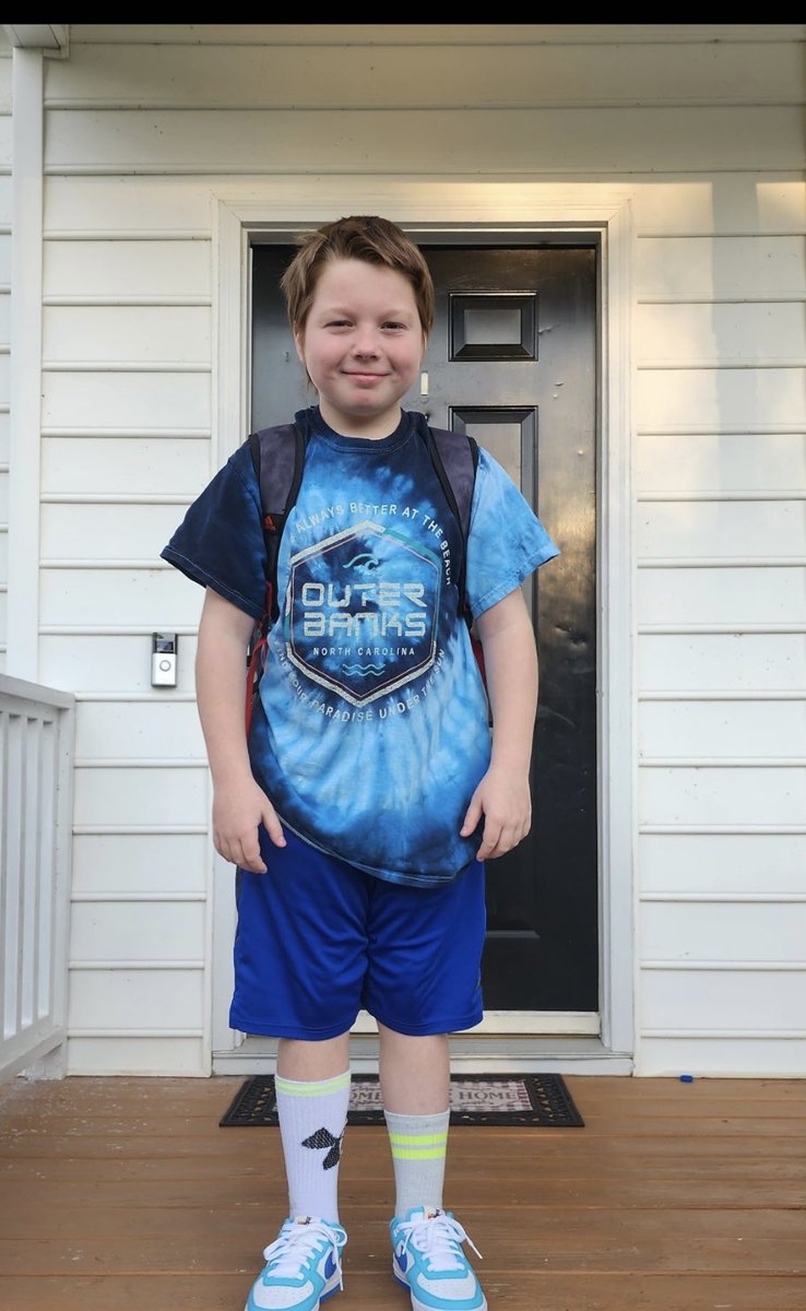 MsLakishaParker's tweet photo. My day was made even more getting an email from a former parent updating me on a former student. Iโve been smiling about it all day. I love my job #OCEstrong #onceaclipperalwaysaclipper https://t.co/ojUKFgyxVS