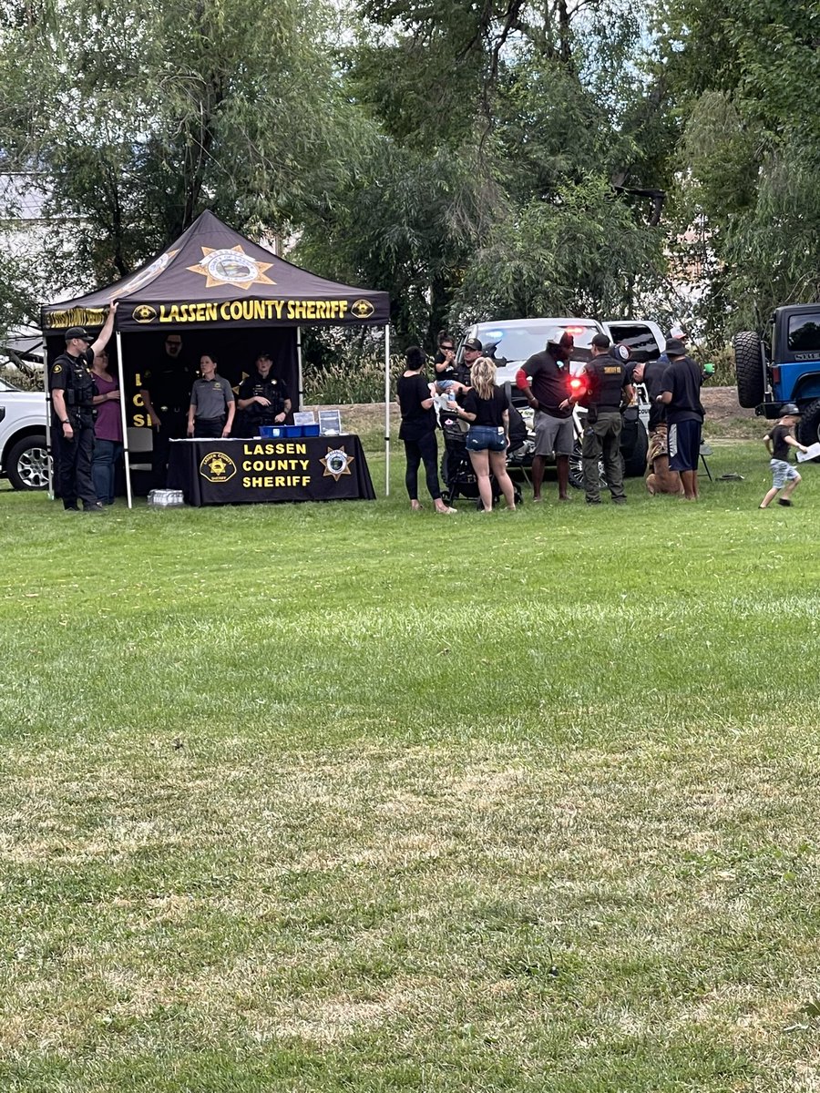 CALFIRELMU's tweet photo. National Night Out in Susanville. Come on down and meet our local safety agencies. https://t.co/vcW4wkCxGr