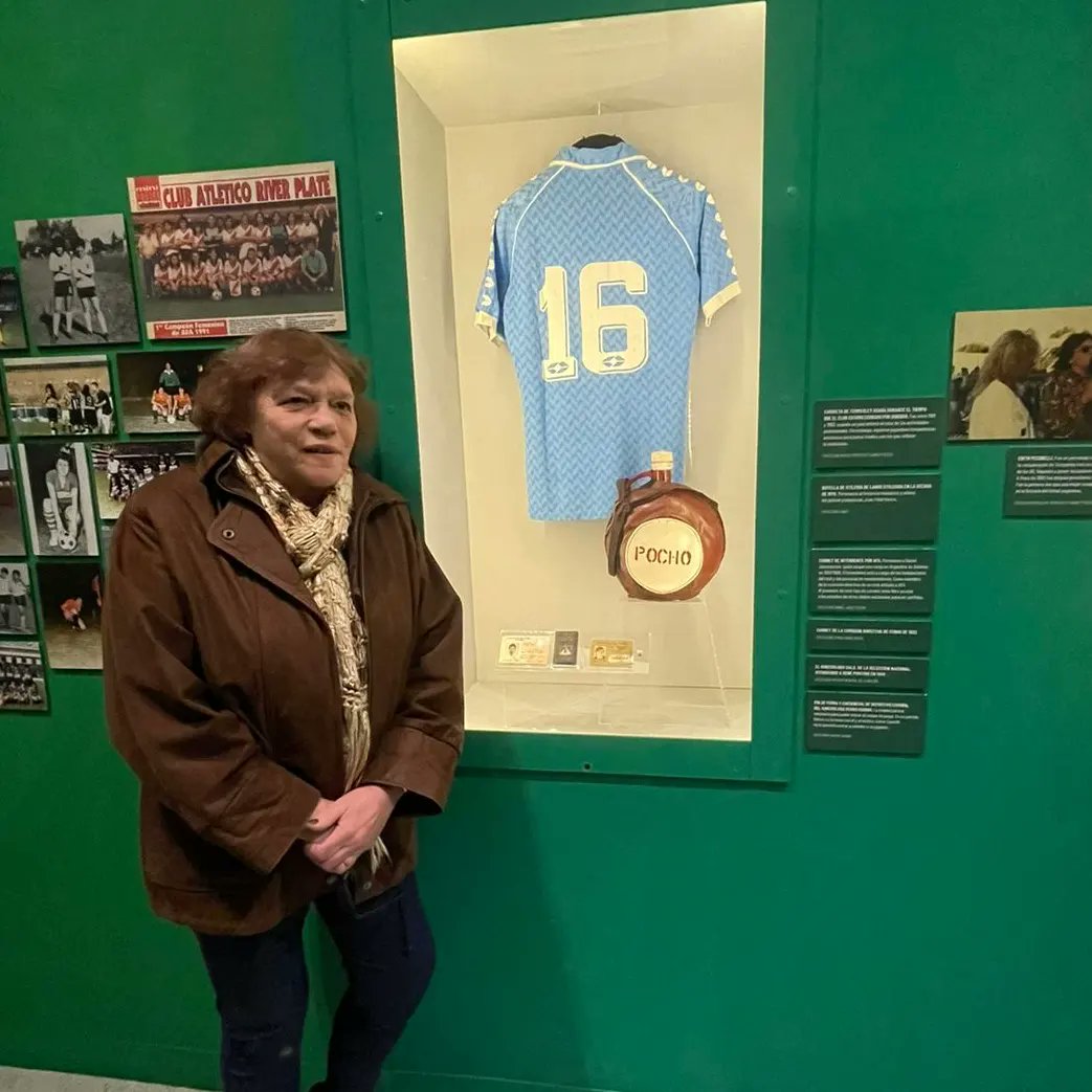 TemperleyOK's tweet photo. 🙌🏻💙 ¡VISITA ILUSTRE!

Nuestra ex presidenta, Edith Pecorelli, fue invitada al Museo Histórico Nacional donde conoció su espacio en la muestra “Pasión de multitudes”.

👉🏻 El informe completo en https://t.co/PwEWeZ7QW0.

#TodosJuntosCele ⚪️🔵 https://t.co/1xpImILVK9