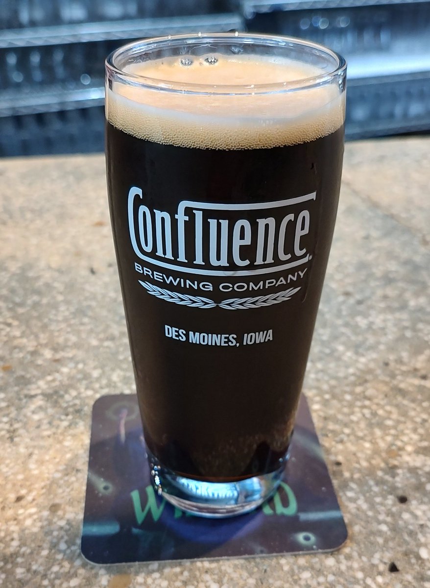 TheChadInDM's tweet photo. Well another year on this spinning rock flying around that ball of fire. #cheers to number 49, celebrating with a Royal Roots Porter @ConfluenceBrew. #DrinkLocal #FollowMeToBeer https://t.co/c1TbKelWZS