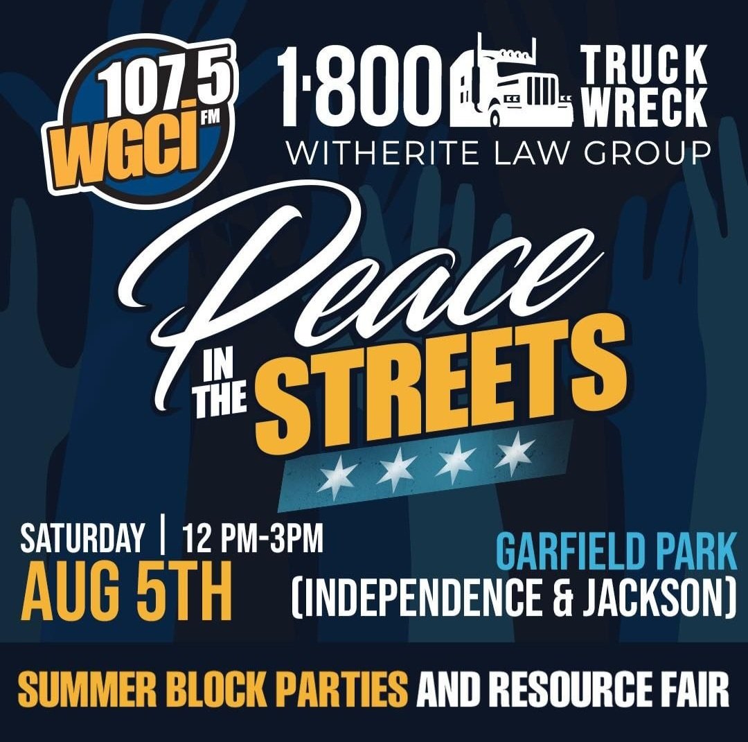 #CHICAGO COME OUT AND CELEBRATE ✌🏾#PEACE ON THE STREETS OF CHICAGO. #Food #Fun #Entertainment #TheMagicbus as seen on #RENNERVATIONS <a href="/JeremyRenner/">Jeremy Renner</a>. COME HAVE SOME GOOD #FAMILY FUN WITH <a href="/WGCI/">WGCI</a> AND <a href="/base_chicago/">The BASE Chicago</a> 😊🔥✌🏾💯