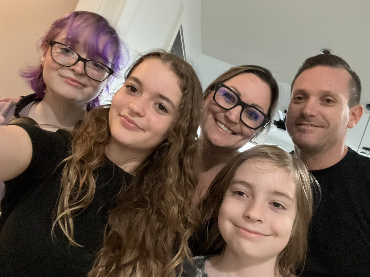 Family Selfie
<a href="/SHARDEECRYSTAL/">C Cavitt</a> <a href="/JackLoweSrES/">Jack Lowe Sr. ES Personalized Learning Campus</a> #loweselfiechallenge #Everythinginexcellence