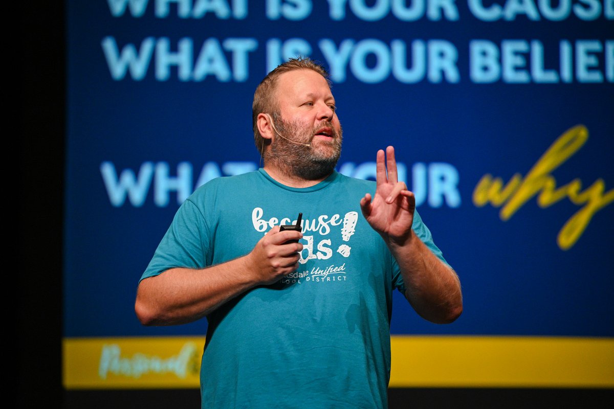 ScottsdaleUSD's tweet photo. We were especially thrilled to have @thomascmurray as our special guest speaker at this year's Back to School Rally. We can't wait to put his insights into action! #GoingBackToSchool #BackToSchoolRally #BecauseKids #OneTeam #Education #SUSD https://t.co/mMMHmvkUmx