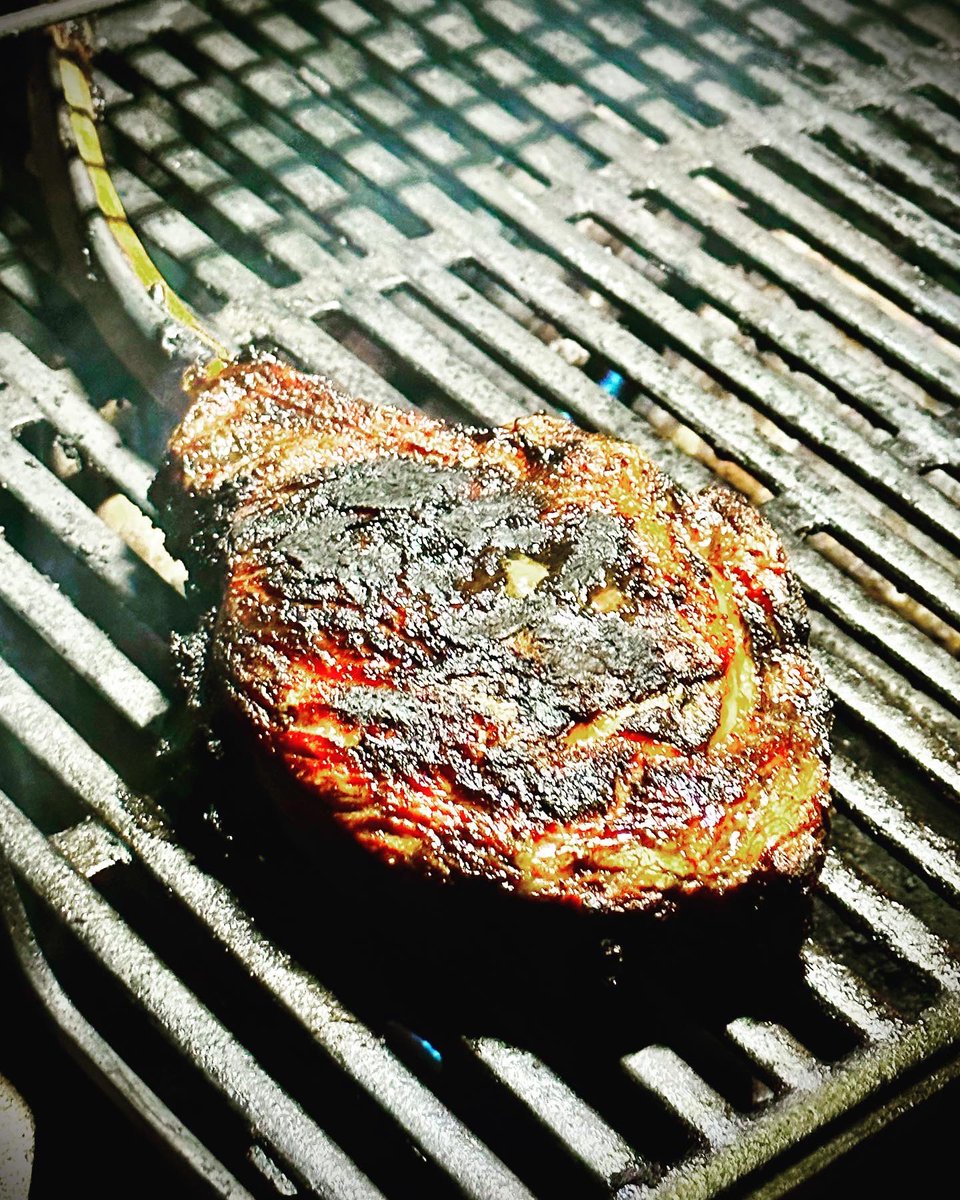 GVKitchenBitch's tweet photo. First time grilling a tomahawk steak. Was so juicy and good!!! 
#tomahawksteaks #webergrill https://t.co/2lXxATYHKo