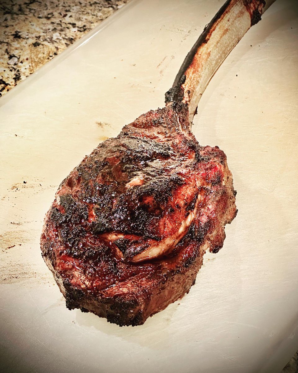 GVKitchenBitch's tweet photo. First time grilling a tomahawk steak. Was so juicy and good!!! 
#tomahawksteaks #webergrill https://t.co/2lXxATYHKo