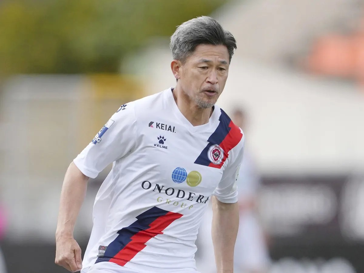 Gonsanlo_'s tweet photo. 💣 KAZUYOSHI MIURA

✅ El japones de 56 años llega por USD 3.5M #SanLorenzo

📄 Firma por 4 años con clausula de salida cada 2 semanas(a ejecutar por el jugador)

🎙Dijo que su familia es hincha del club y es el sueldo mejor pago del plantel

🔙 Su último club fue #Oliveirense 🇵🇹 https://t.co/8Wo4CxqBvS