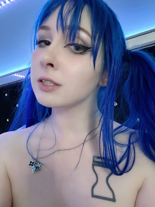 Why is netflix and chill so sticky https://t.co/uLGOIBDk1y