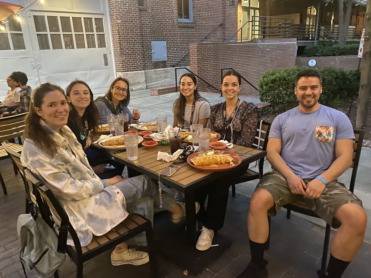 MsMirandaD's tweet photo. TEAM #6 
Ending the scavenger hunt at TORERO’S MEXICAN CUISINE ñamiiiii 
@ParticipateLrng 
#PLOrientation2023
#UnitingOurWorld https://t.co/iqS101SE6g