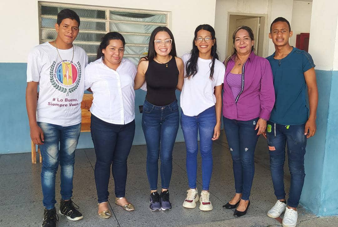 La Secretaria Juvenil Seccional Bolivar PENELOPE BERNAEZ activada en el CEM CARONI promoviendo la participación de la Juventud en favor de Prosperi