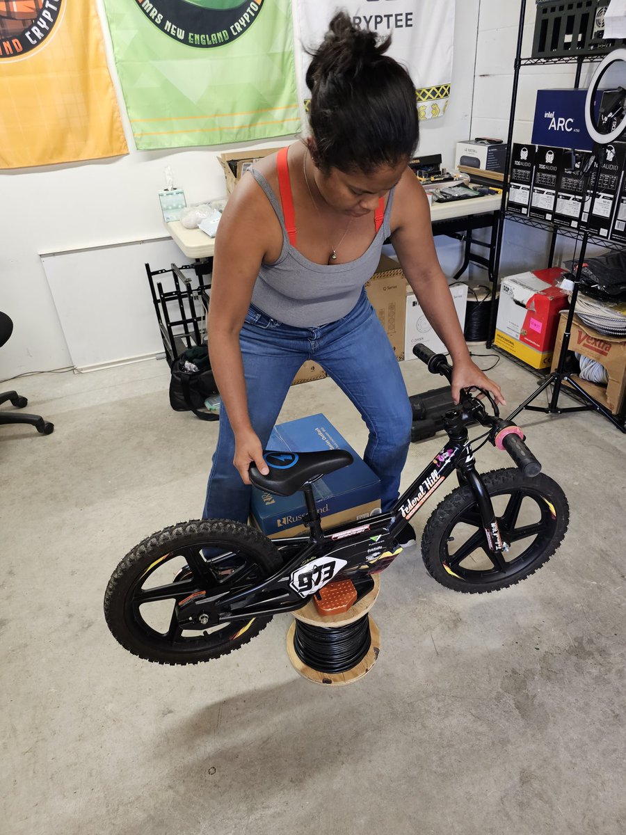 NewEnglandCryp1's tweet photo. Setting up to film a much different kind of content in the morning 😀
#ebike #stacyc https://t.co/U0p4SkwKRC