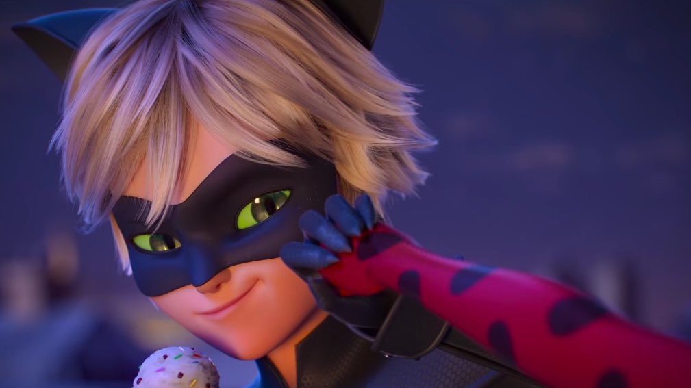 ambitiouschat's tweet image. #MiraculousAwakening 
chat noir knew DAMN WELL what he was doing here and i loved every second of it!!!!