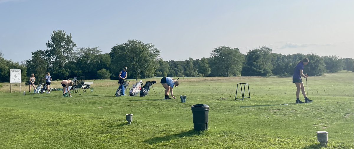 almond1749's tweet photo. Amazing first day of practice for the FIRST EVER EHMS Ladies Golf Team. Today they made history not a bad way to spend a birthday! #EHRoyalPride #EHMS https://t.co/HwnMPv0GmS