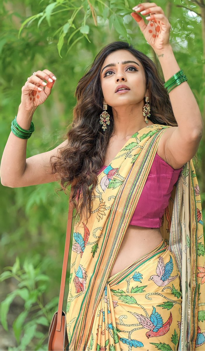 Deni stamina ki dandam bhayyaa 🥵 ekki kurchuthey kaaredaka kinda digadu anta 💦💦🔥🤤