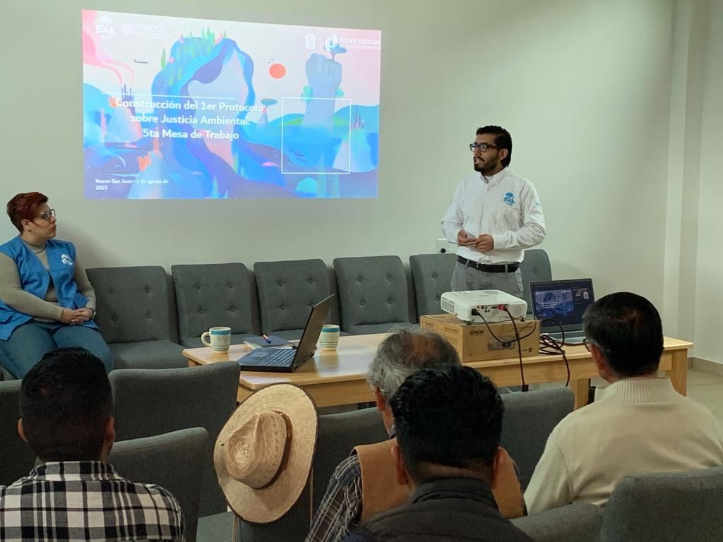 PJEdomex's tweet photo. Para recopilar información y experiencias para la Construcción del Primer Protocolo sobre Justicia Ambiental, este martes inició la primera mesa de trabajo fuera del #Edomex, en Morelia, Michoacán.

Por el #PJEdomex asistieron el Juez Emmanuel Ruiz Albarrán y @MarielaGzl. https://t.co/iXXqMARcsd