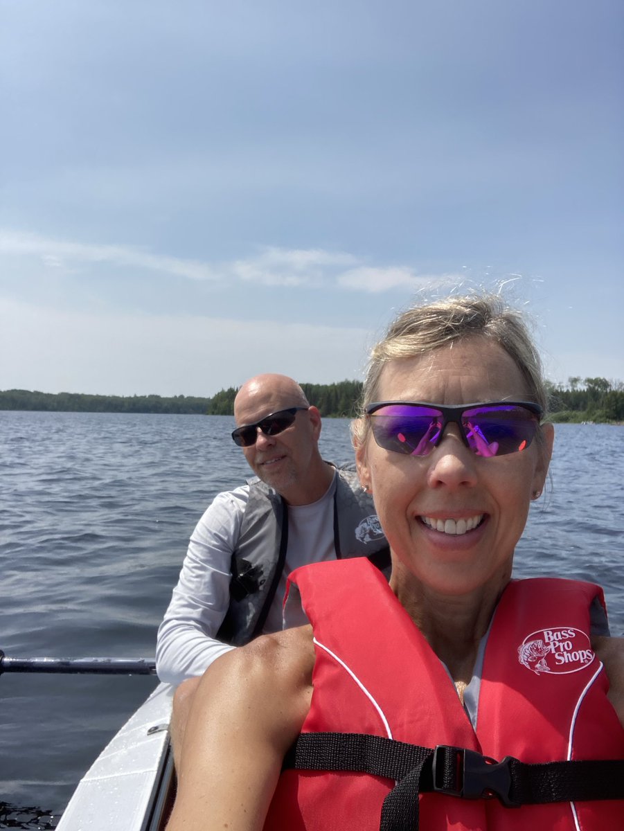 BBCoachV's tweet image. Golf at Gunflint Hills - Grand Marais MN ✅
Kayak at Devil Track Lake ✅
Hike to Pigeon River Falls on 🇺🇸🇨🇦 border
Supper at Thunder Bay, ON 🇨🇦
Not a bad anniversary day, eh?

#GotThePassports??