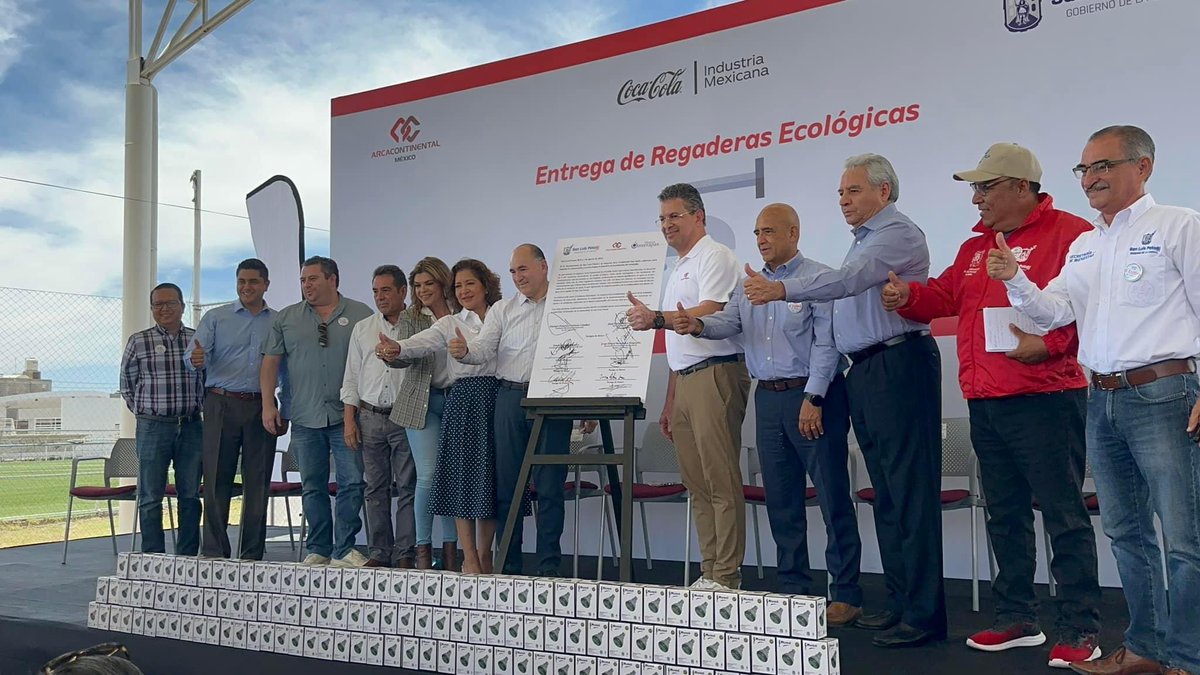 kakolealt's tweet photo. Trabajando juntos industria, sociedad y gobierno lograremos salir adelante de la crisis de agua que se vive en el estado. https://t.co/D4btM58Ajz