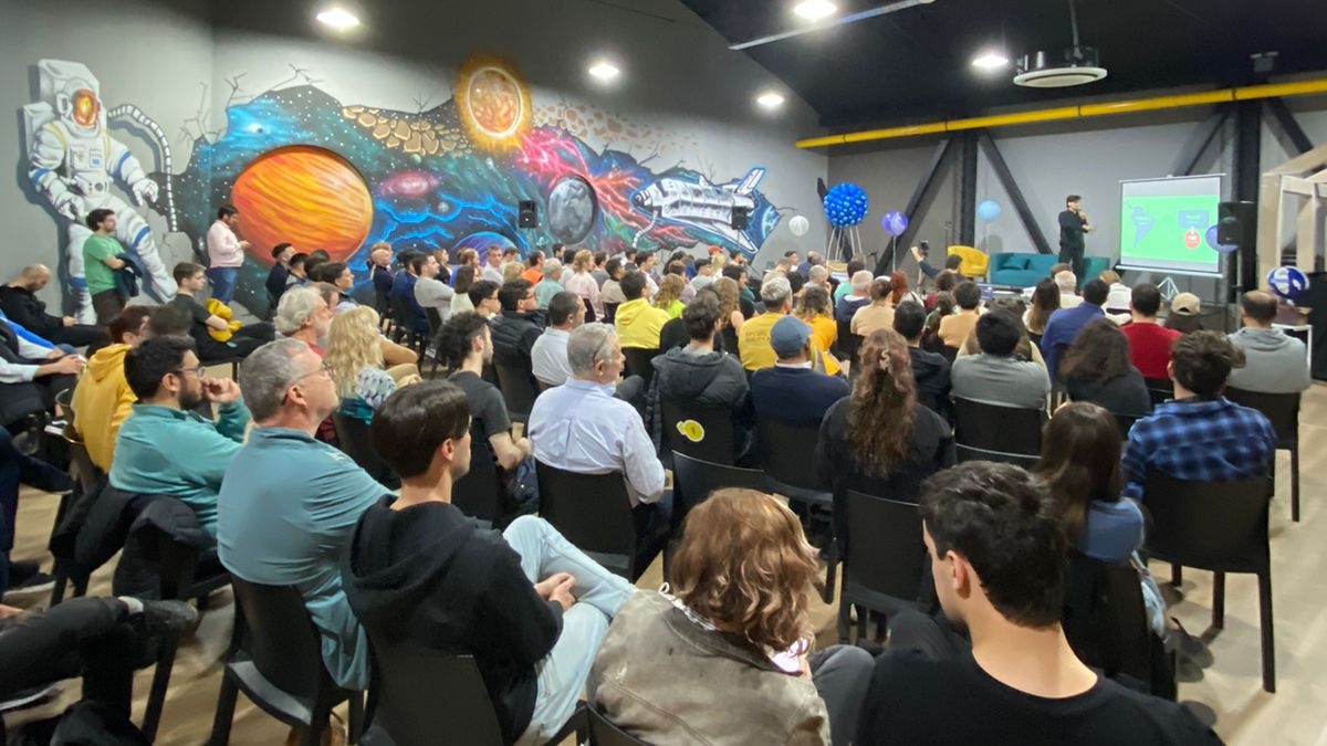 AgenciaIyE's tweet image. ✅ Acompañamos a @embarcavc en su cierre de  #EmbarcaDay como parte de nuestro programa de #AceleraciónyEscalamiento 

🧑‍🚀Una jornada qué fue un real viaje extraordinario para el ecosistema de emprendimiento e innovación. 👏

#InnovaryEmprender