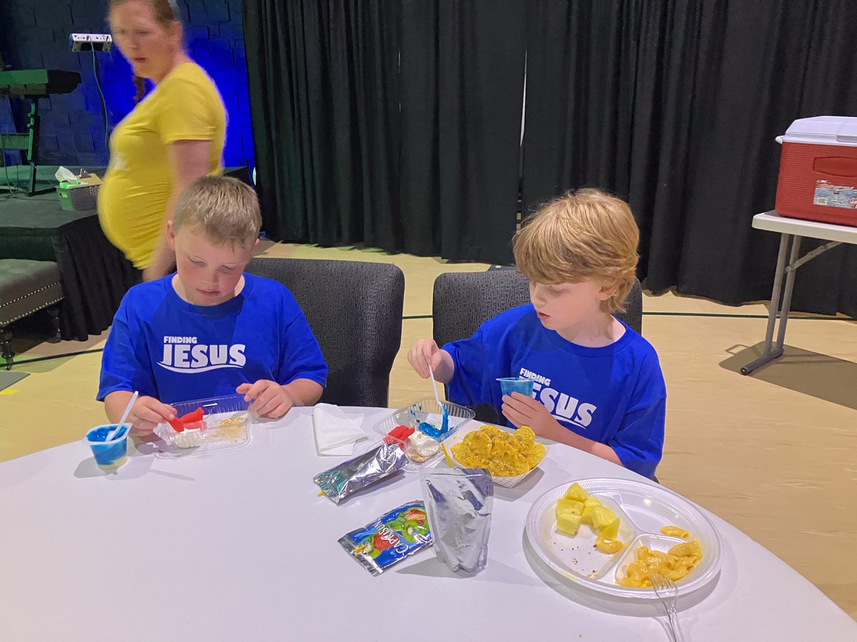 FirstJoplin's tweet image. Making edible aquariums. 
#daycamp2023 #findingJesus