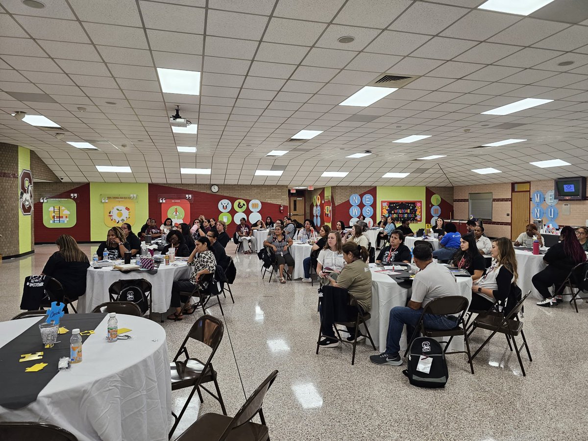MolitorDLSV1's tweet photo. Day 2 of the core4 tour w/@techchapa included @StehlikES_AISD and @Carter_AISD thank you for the hospitality and sorry Carter couldn't take any pictures but I was there. https://t.co/Otkp5219gE