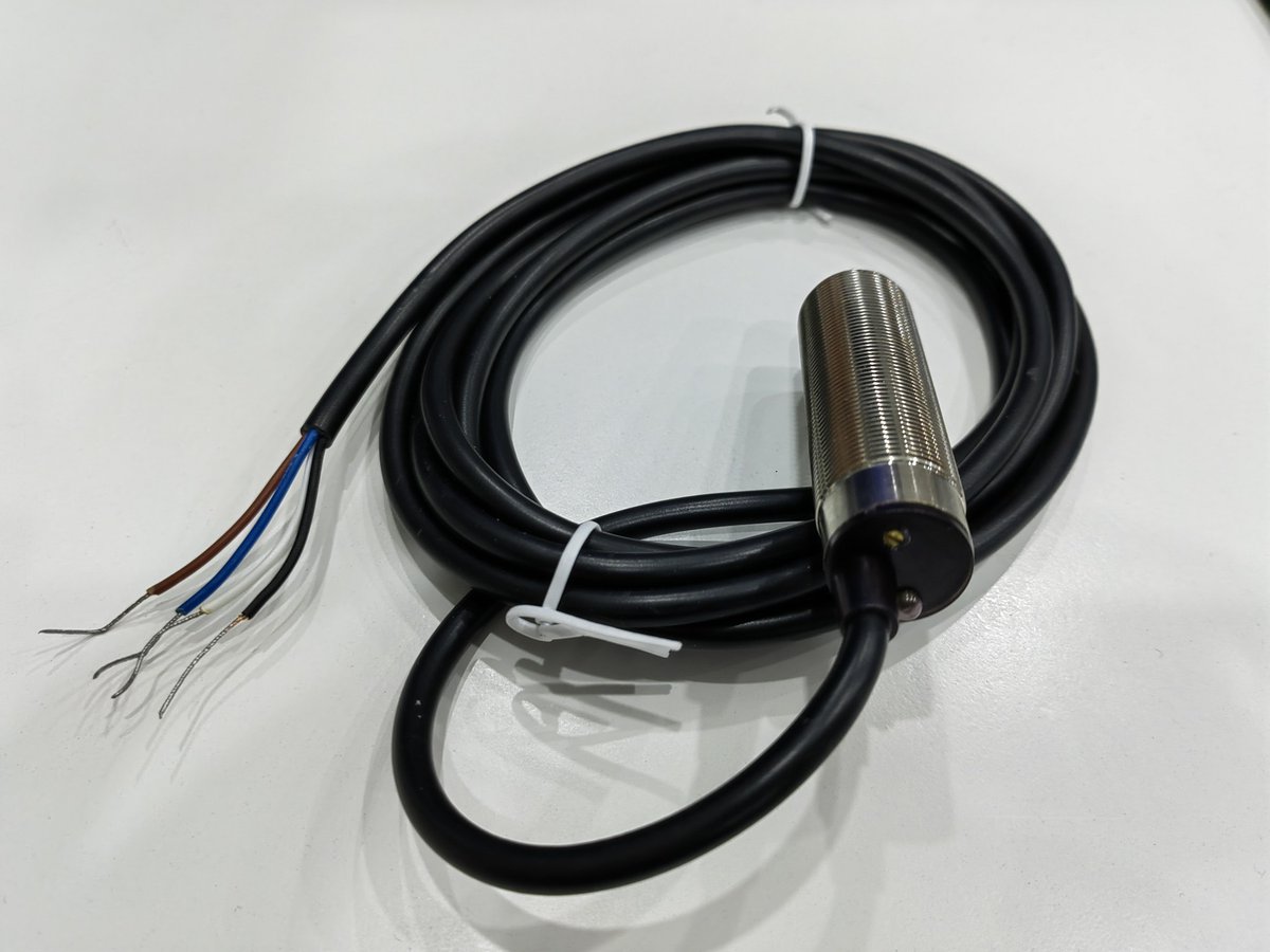 Kjtsensor2009's tweet image. KJT capacitive proximity switch 
It can detect not only metal objects, but also non-metallic objects
It can be in direct contact with the medium or "perspective" through the container wall (non-conductive material)
Attn: Una
Whatsapp:+86 18061636257
#capacitiveproximitysensor