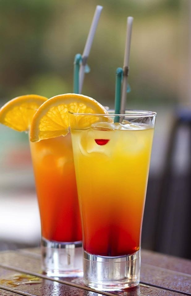 lotusdrink's tweet photo. → @juofmeline

📝 1 pinot
📝 1 cabernet + sangue
📝 1 sex on the beach
📝 1 Negroni

📨: Para nosso sanguessuga favorito 😼 https://t.co/X9aMfgws1X