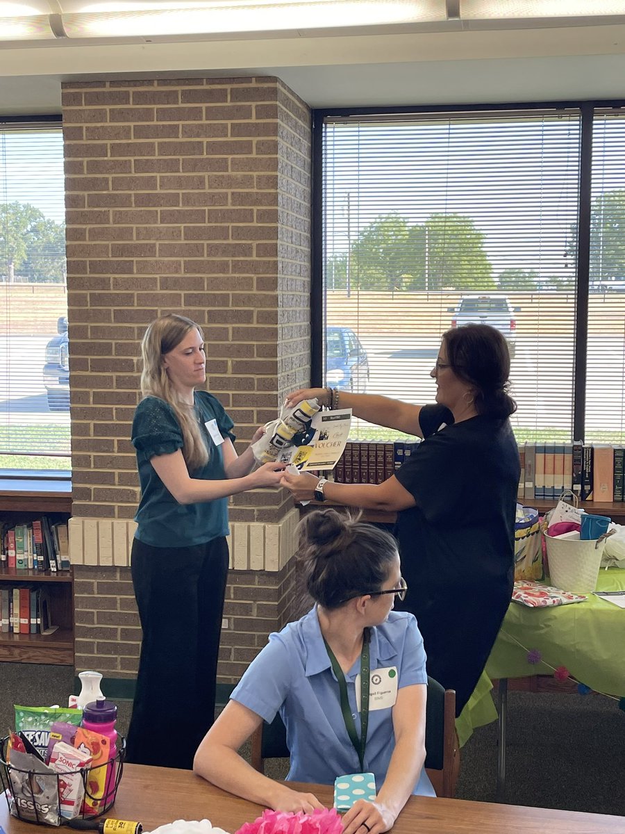 👏🏼 Day 1 of New-to-the-District Teacher Academy was filled with 🕺🏼, 🏆, 🍩, 😁, 📝, 🚌, 💻, &amp; 💚!

🐝 We’re thankful for our newest Yellowjacket educators, and looking forward to more great times tomorrow!