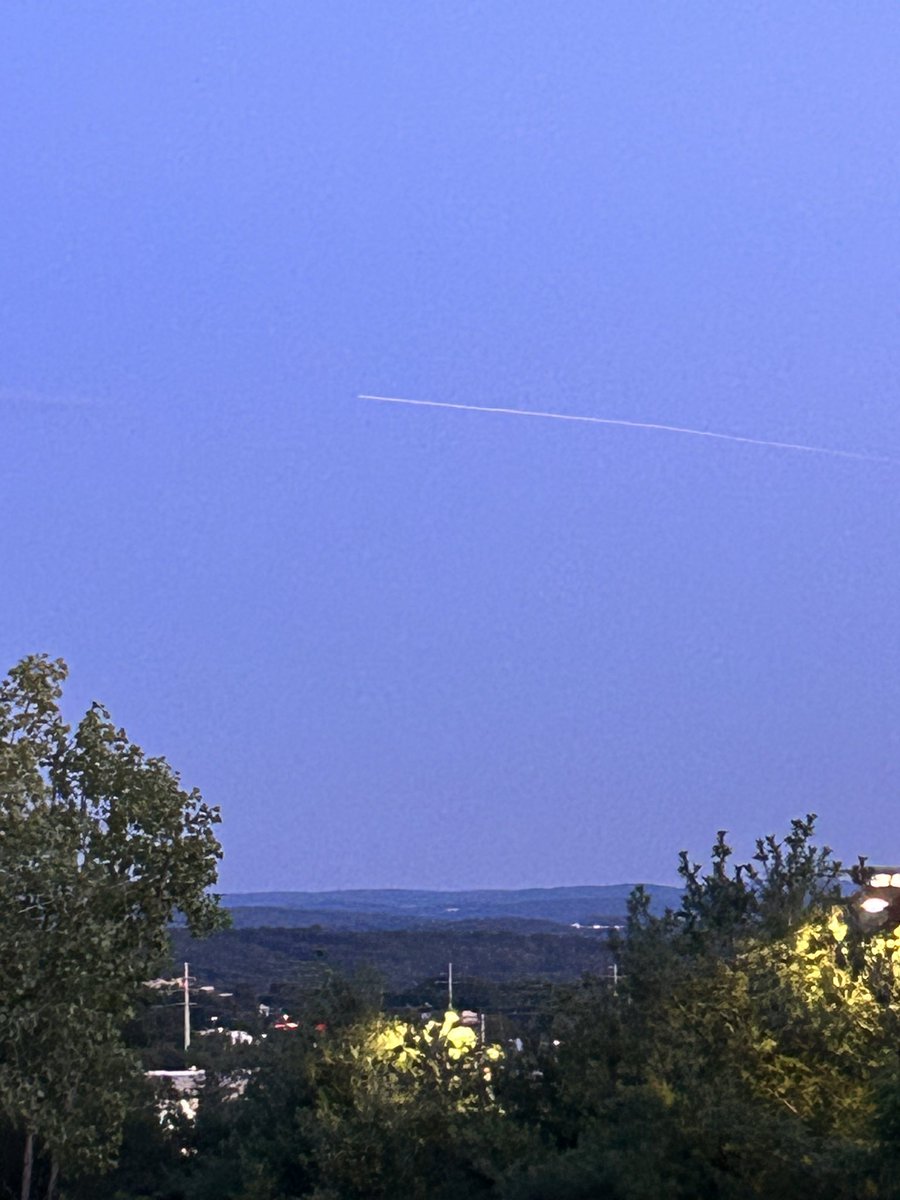 Hillary M. tweet media