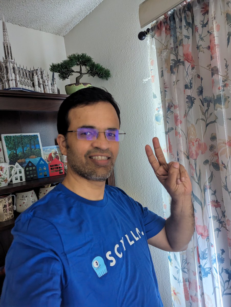 ankurkumarz's tweet image. Thanks to @ScyllaDB for the cool swag - now my turn to apply it for future use-cases 👍
#distributeddb #systemdesign