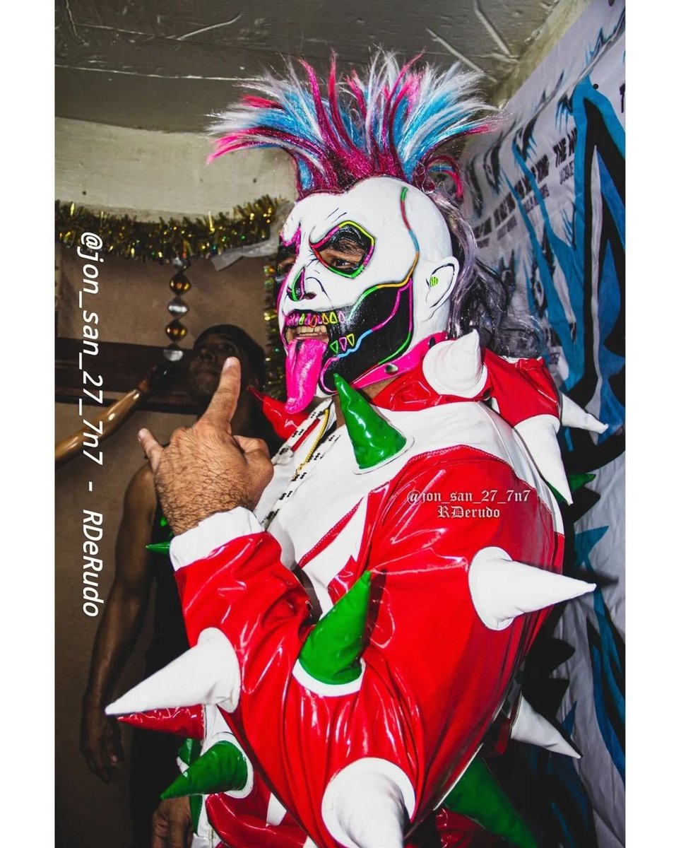 El éxito no es la clave de la felicidad. La felicidad es clave del éxito. Si amas lo que haces, tendrás éxito🤘🏻🤡

#SomosTotalmentePayasos #PuraPotenciaMundial #psicópatadelring #LuchaLibre #luchalibremexicana #psychoclown #StayStrong 

🤡 <a href="/Psychooriginal/">Psycho Clown🤡</a> 

📸 @jon_san_27_7n7