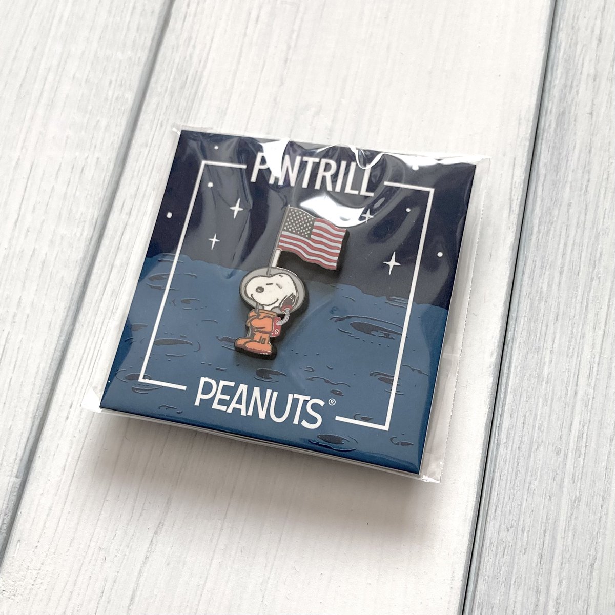 de2m_t's tweet photo. PINTRILL / PEANUTS / SNOOPY ASTRONAUT / Pin badge
スヌーピー ピンバッジ

宇宙飛行士のスヌーピー。

#pintrill #ピンバッジ 
#peanuts #snoopy #スヌーピー https://t.co/4YsbMllLRc