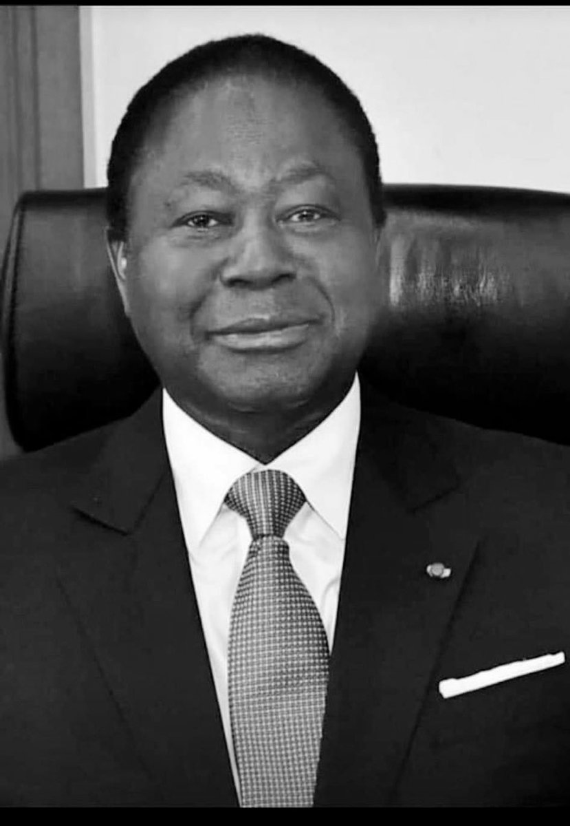 fyapobi's tweet photo. La Côte d’Ivoire perd sans doute le plus stylé de ses papys.
Yako à la sa famille, à mes camarades du PDCI et à la nation ivoirienne.
Au revoir et merci Monsieur le Président.
Un petit thread #RipHKB #Bedie https://t.co/Yl0R8qZeJM