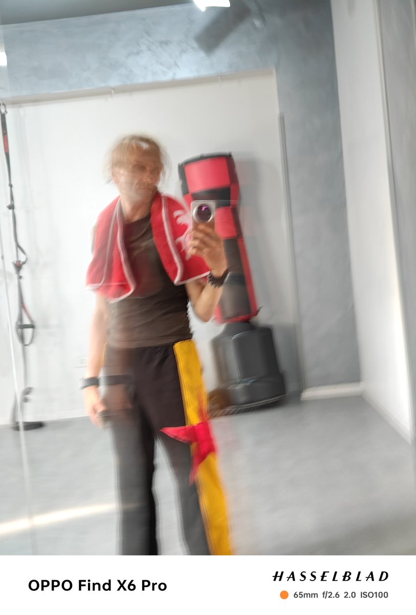 fabrizio_degni's tweet image. Yesterday event I went to gym and I bright with me the #OPPOFindX6Pro.
Now I don't really what messed up but in the reality the #FindX6Pro was unable to capture a single shot. Zero. 😶
Low light around for sure... but in the past days you "seen" something by competitors. 😴