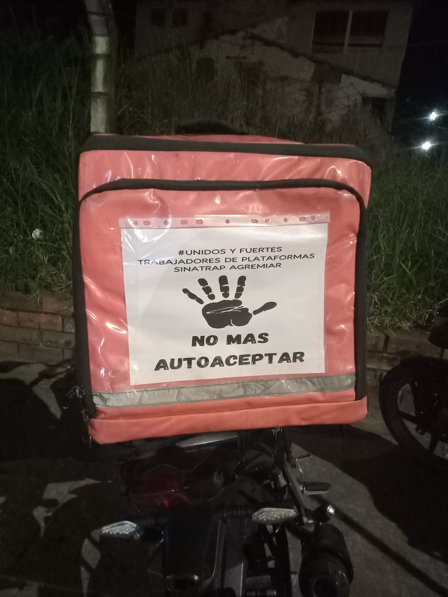SinatrapOficial's tweet photo. #unidosyfuertes a nivel Nacional,nos unimos en pro de mejores tarifas,mayores beneficios,no mas autoaceptar unidos haremos el cambio,por nuestra dignidad como trabajadores, el Quindío se hace sentir e invita a todos los compañeros en sus regiones a unirse a esta lucha. https://t.co/5EreMyQdZw
