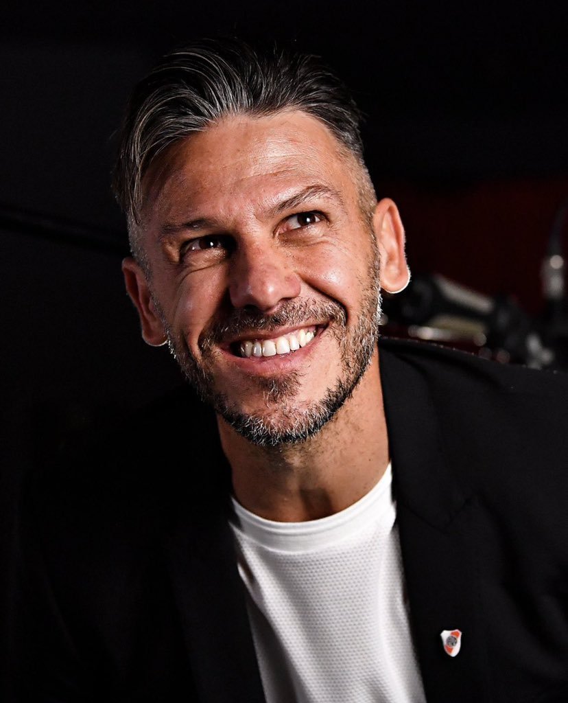 "La lesión del chico de Argentinos es durísima, debo decir que tuve una sensación parecida cuando siendo argentino, hombre, blanco y entrenador de River fui al Jumbo y no conseguí cápsulas de café starbucks"

🗣️ Martin Demichelis, en Tiempos Polentos.