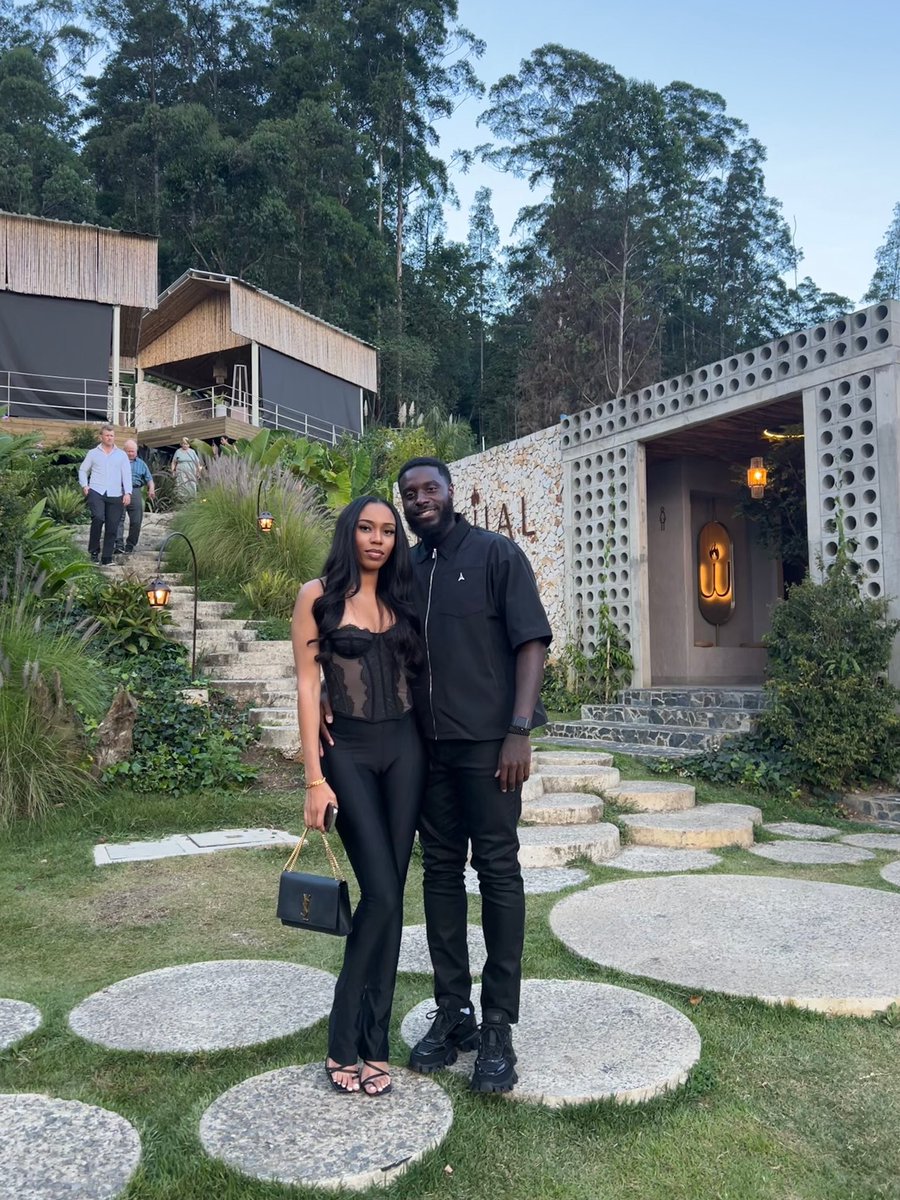 ManWitDaPlan_'s tweet photo. Live from Medellin 🖤 Happy Bday to me! https://t.co/KFwordX67Y