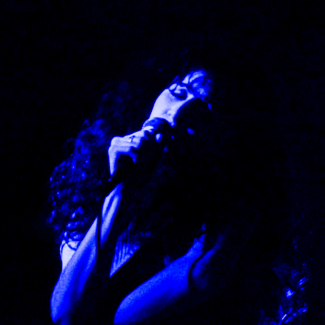 dchildandrouge's tweet photo. The mood : Blue and New York City and a Woman’s Voice like Velvet in the night.💋💋💋
📸 Ciro Barbaro
#MariaVidal #DesmondChildandRouge #newmusiccomingsoon https://t.co/ONveLJHUQG