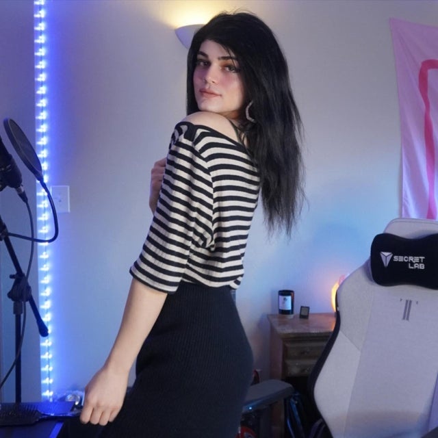 riothefemb0y's tweet photo. @helluva_boss668 Can I help~ https://t.co/WSnRvhUOLe