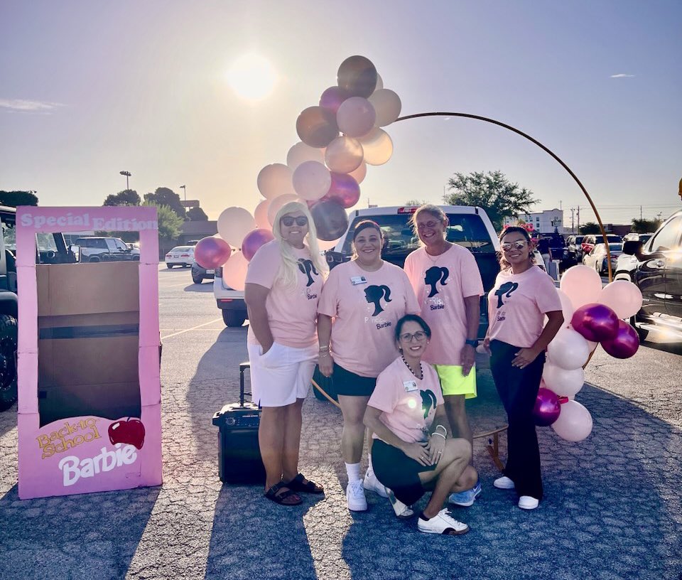 Carver &amp; PAYS had a blast welcoming ALL the fabulous new educators at our district tailgate today 💕 <a href="/SanAngeloISD/">San Angelo ISD</a>