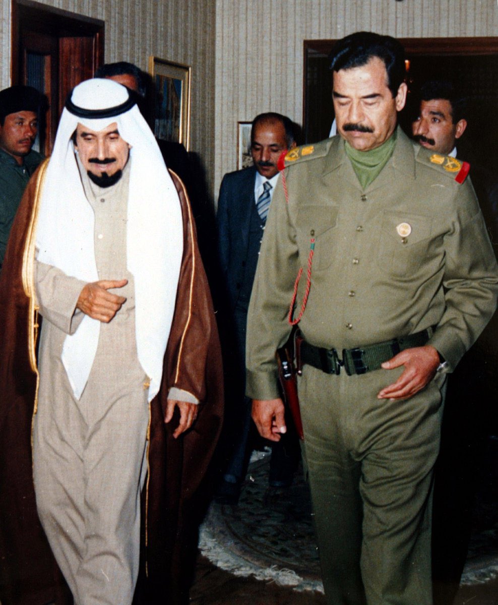 ali_alifadhil's tweet photo. اكلهم ميناء مبارك تابع النه للعراق وهو يكلي ام قصر تابعة اليه .
اطبلهم بالكوستر ويطبون عليه برساله ع الوتساب .
شلون وكت اغبر .
#هينة https://t.co/aYGiBL4W9a
