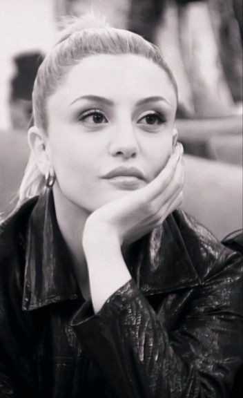bursin_ercel's tweet photo. Haksiz deĝilsin tuĝçem ❤️‍🩹
#tuĝçe 
@Tugcealeyna97 🌟
.
AlgıyıBırak ÖyküSerter https://t.co/9VWNge9YwJ