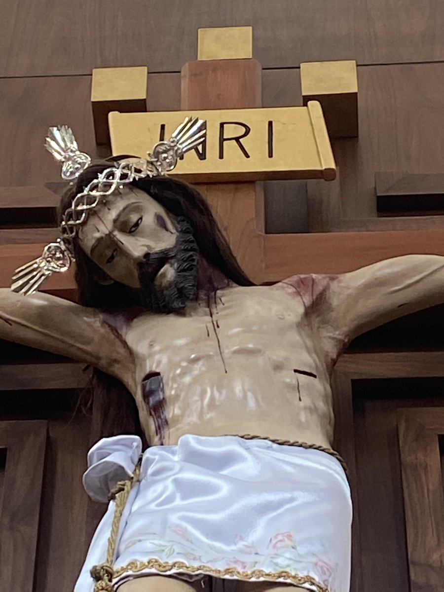 Dice la 1 lectura de hoy que Moisés hablaba con Dios como cuando un hombre conversa con un amigo, que hermosa debe ser esta experiencia.