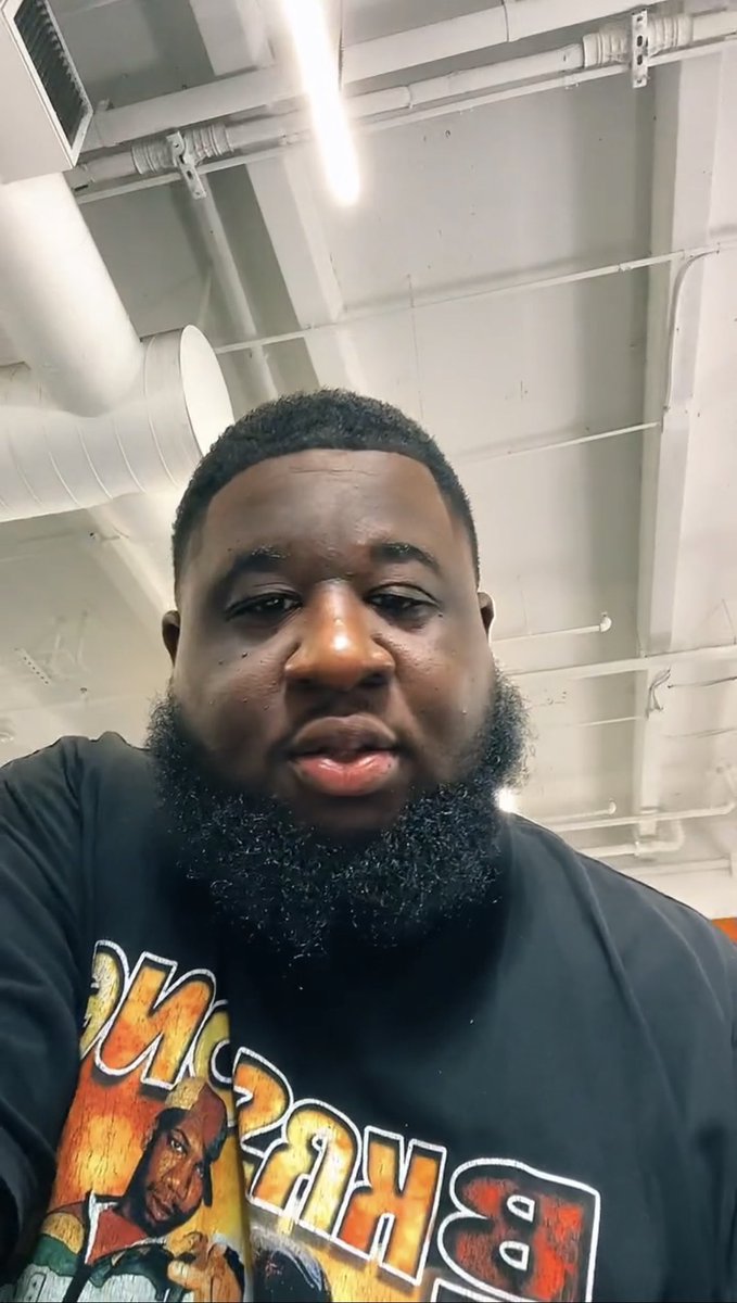 I made a post of me looking like ya grannys thanksgiving spread on Instagram. Check it out, if you want 🍴

instagram.com/p/CvbE7uyMQIq/…