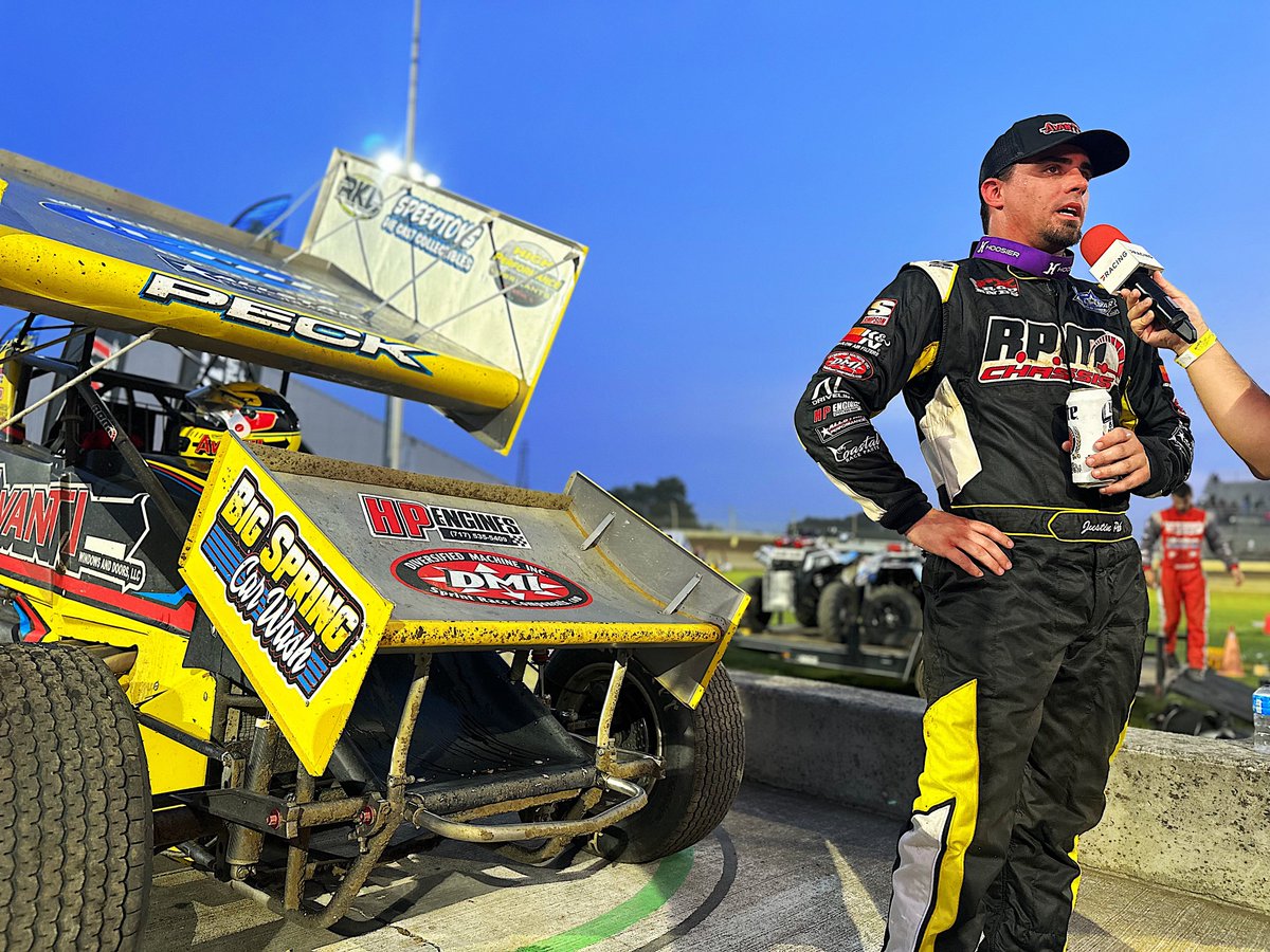 HighLimitRacing's tweet photo. Oh yeah, and @Justin_Peck5 gets a little bonus thanks to the @DURST_Inc Dice Roll!

His win from 3rd means a $26,023 check in @DrinkVictory Victory Lane at @KokomoSpeedway! https://t.co/vzm0Hfvo7M