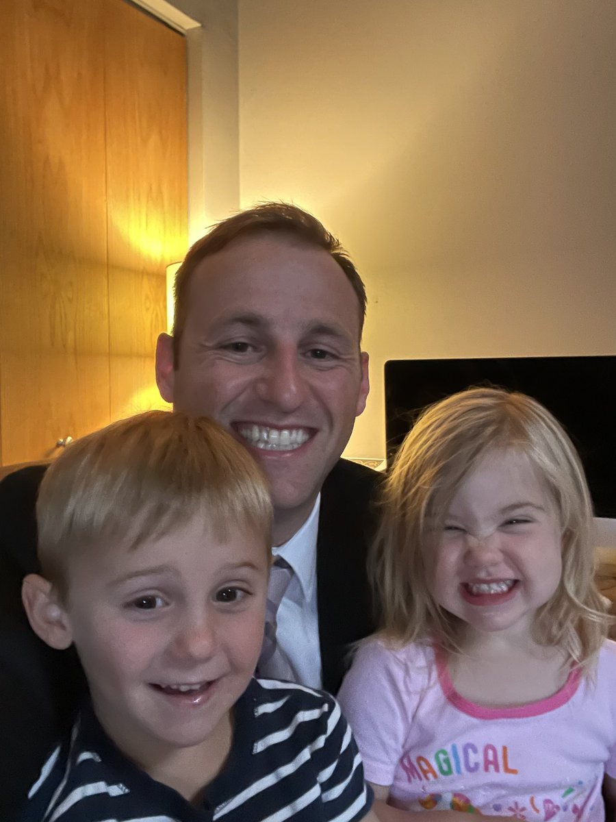 First day of 30th grade and first day of Cardiothoracic Surgery Fellowship. The light at the end of the tunnel is getting closer! #dirtythirty 🫀🫁🔪